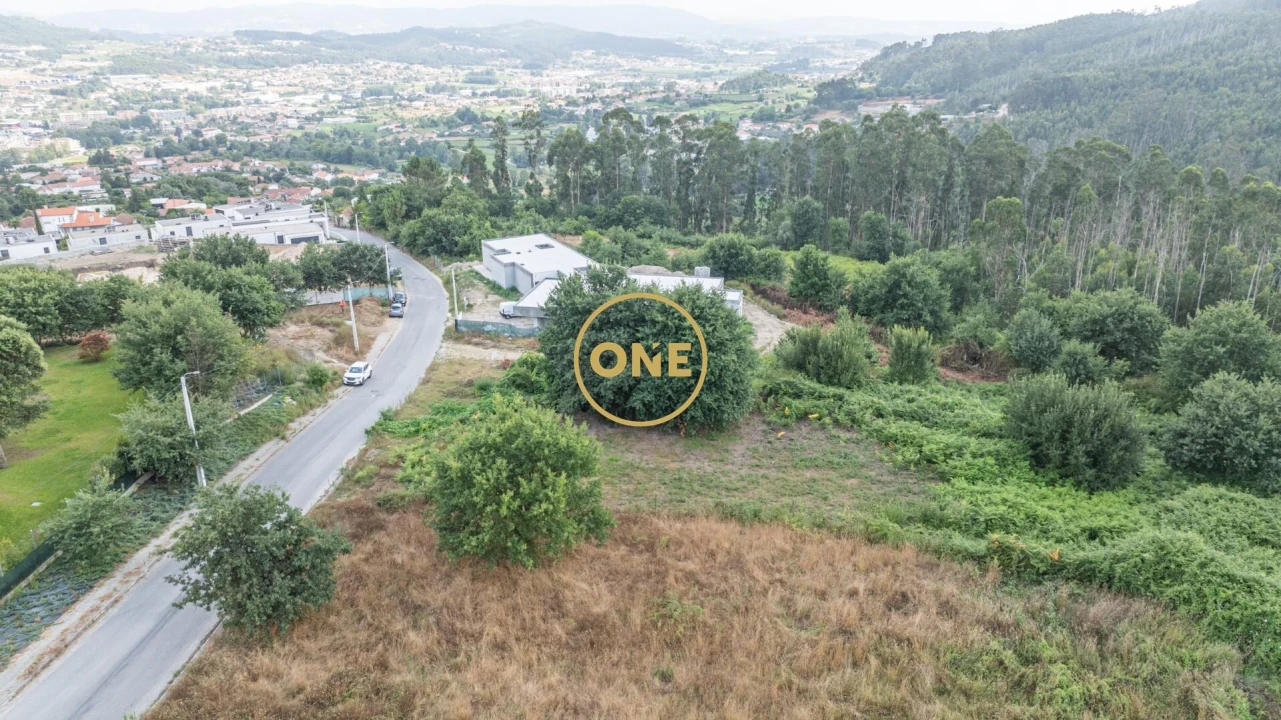 Terreno para Venda em Joane Foto 1