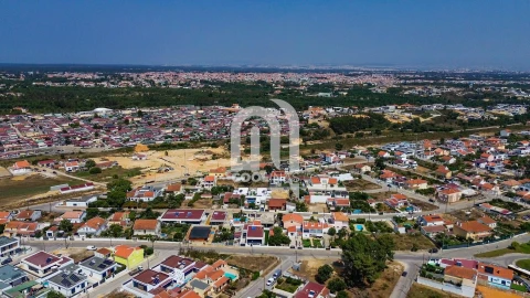 Moradia T4 para Venda em Fernao Ferro