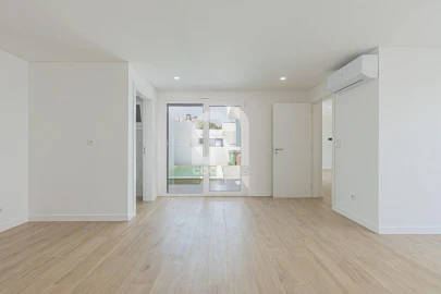 Moradia T4 para Venda em Fernao Ferro