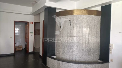 Loja para Arrendamento em Coronado (São Romão e São Mamede)