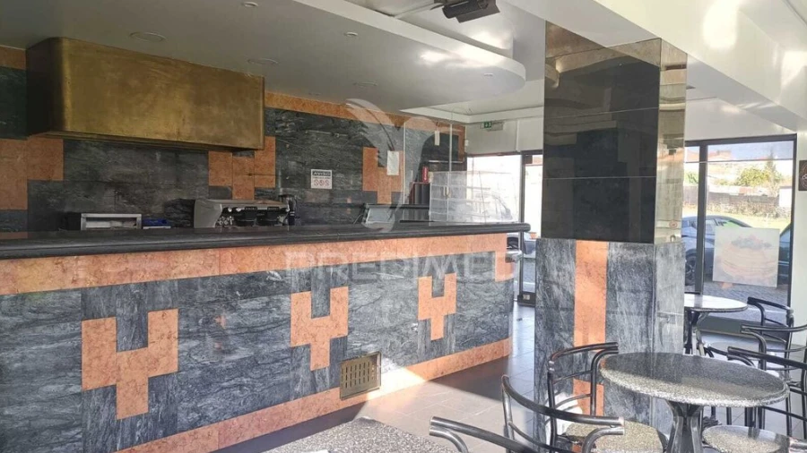 Loja para Arrendamento em Coronado (São Romão e São Mamede)