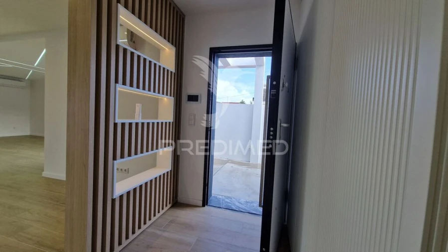 Moradia T3 para Venda em Fernao Ferro Foto 2