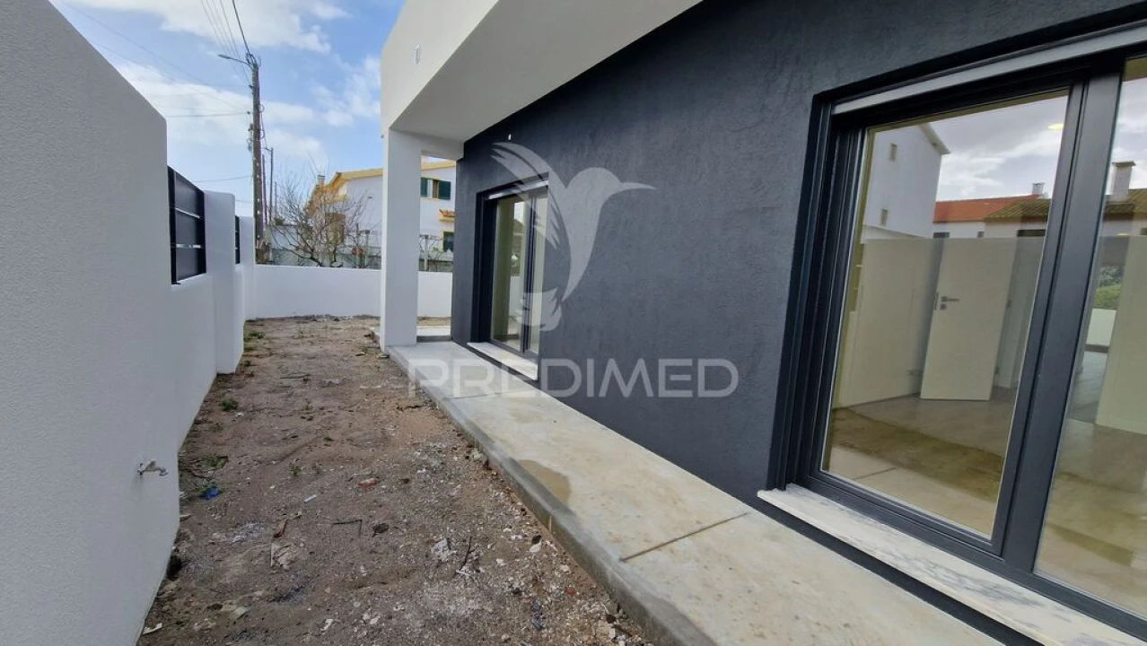 Moradia T3 para Venda em Fernao Ferro Foto 20