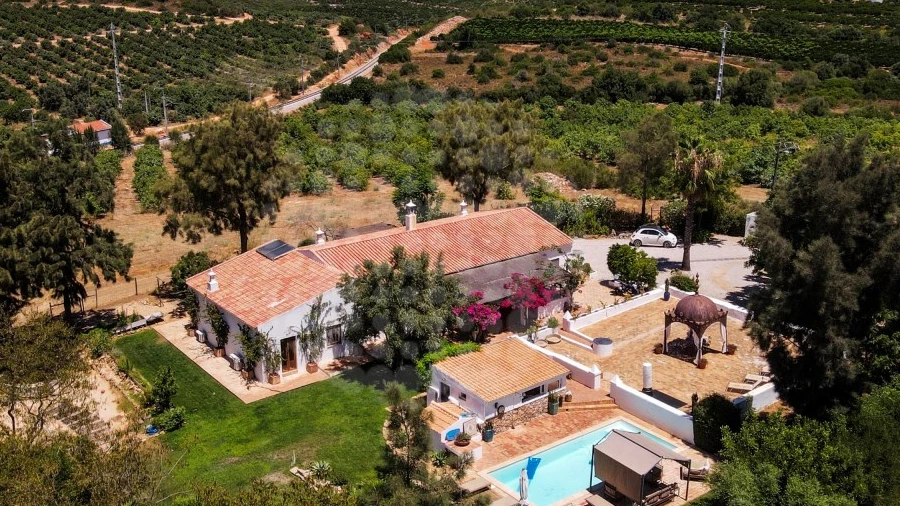 Quinta T4 para Venda em Estômbar e Parchal