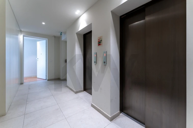 Apartamento T3 para Venda em Santo António Foto 4