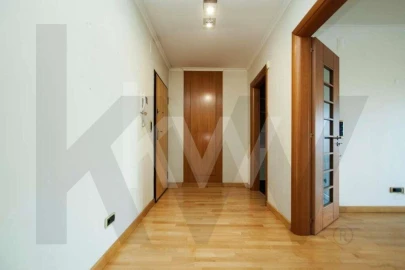 Apartamento T3 para Venda em Marvila