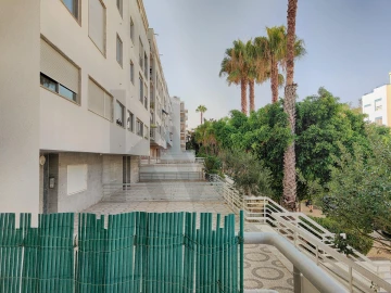 Apartamento T3 para Venda em Oeiras e São Julião da Barra, Paço de Arcos e Caxias
