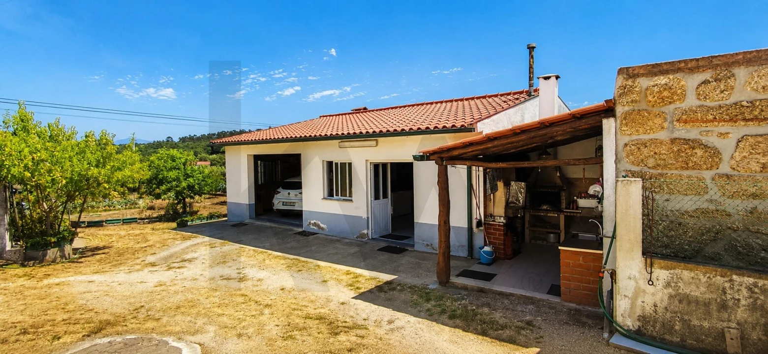 Moradia T4 para Venda em Tabua Foto 25