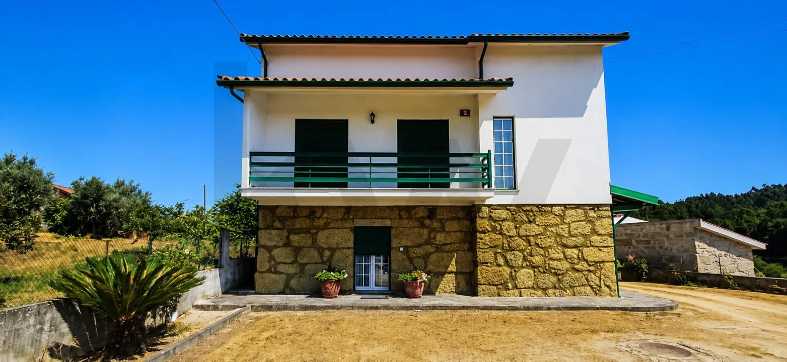 Moradia T4 para Venda em Tabua Foto 1