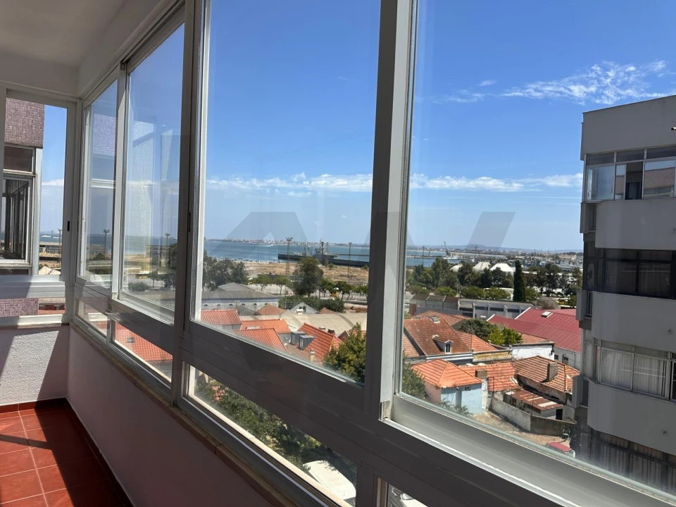Apartamento T3 para Arrendamento em Almada, Cova da Piedade, Pragal e Cacilhas Foto 3