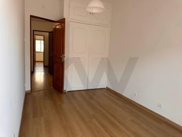 Apartamento T3 para Arrendamento em Almada, Cova da Piedade, Pragal e Cacilhas