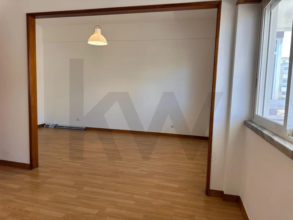 Apartamento T3 para Arrendamento em Almada, Cova da Piedade, Pragal e Cacilhas Foto 9