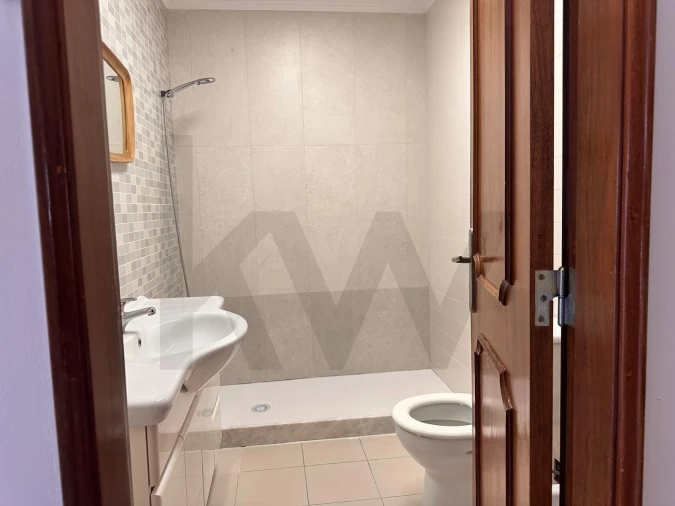 Apartamento T3 para Arrendamento em Almada, Cova da Piedade, Pragal e Cacilhas Foto 6