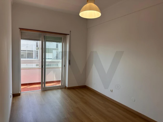 Apartamento T3 para Arrendamento em Almada, Cova da Piedade, Pragal e Cacilhas Foto 2