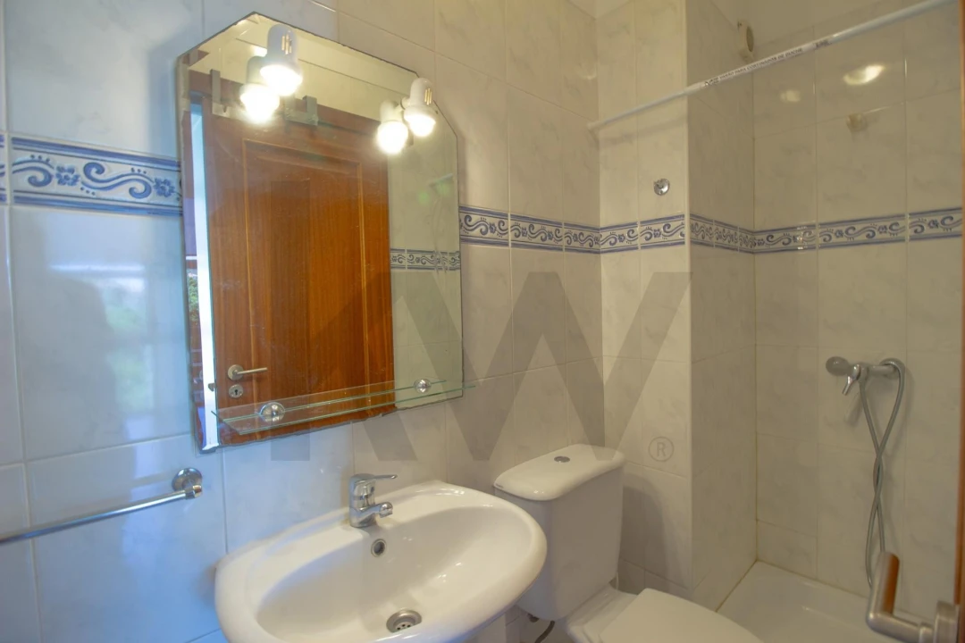 Apartamento T2 para Arrendamento em Funchal (São Pedro) Foto 19