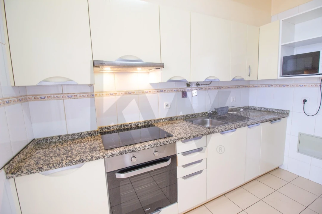 Apartamento T2 para Arrendamento em Funchal (São Pedro) Foto 16