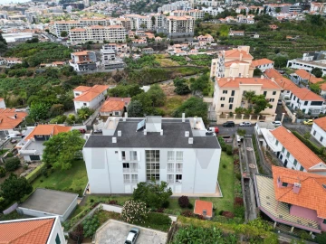 Apartamento T2 para Arrendamento em Funchal (São Pedro)