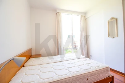 Apartamento T2 para Arrendamento em Funchal (São Pedro)
