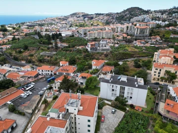 Apartamento T2 para Arrendamento em Funchal (São Pedro)