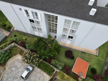 Apartamento T2 para Arrendamento em Funchal (São Pedro)