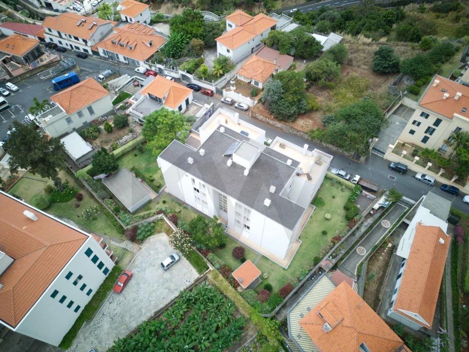 Apartamento T2 para Arrendamento em Funchal (São Pedro) Foto 1