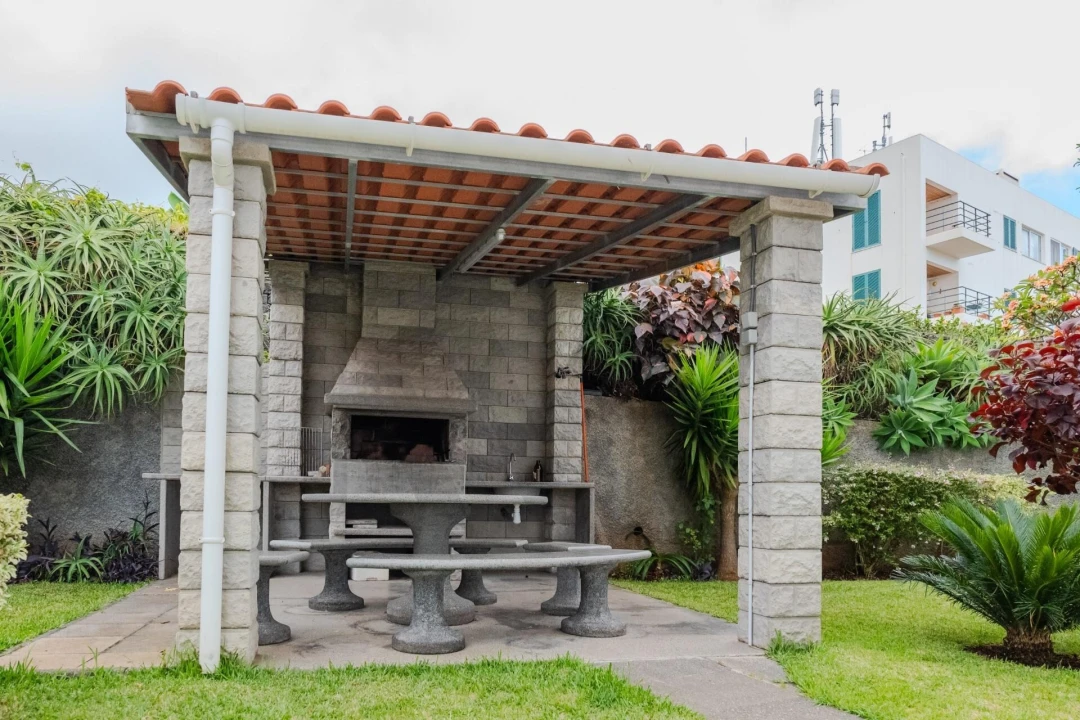 Apartamento T2 para Arrendamento em Funchal (São Pedro) Foto 7