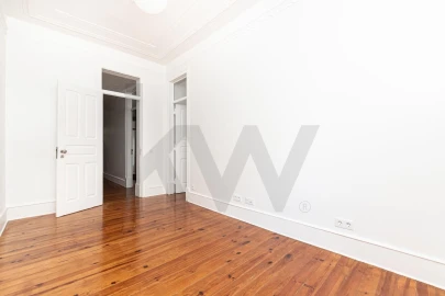 Apartamento T2 para Arrendamento em Penha de França