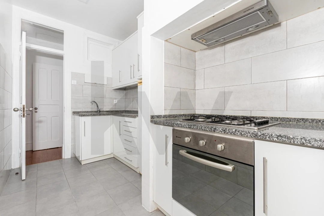 Apartamento T2 para Arrendamento em Penha de França Foto 6