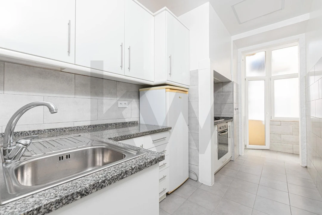 Apartamento T2 para Arrendamento em Penha de França Foto 8