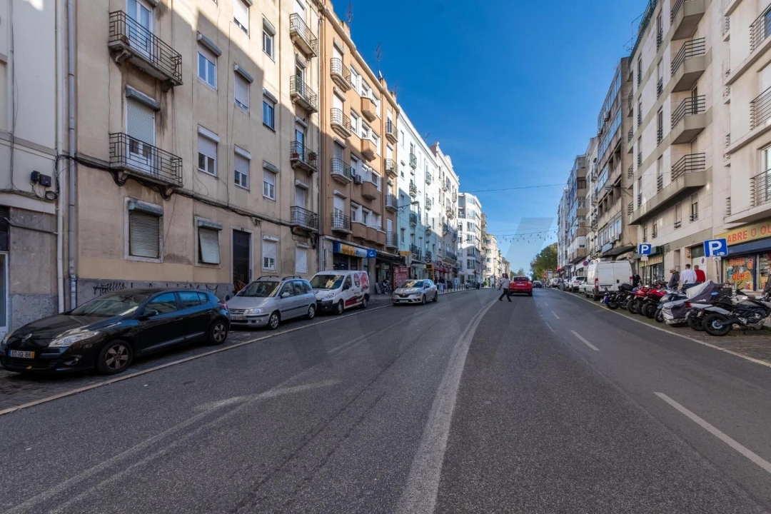 Apartamento T2 para Arrendamento em Penha de França Foto 3