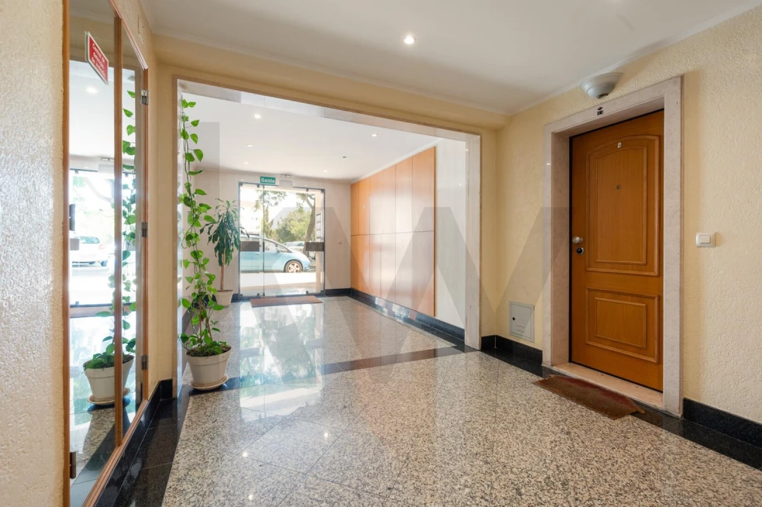 Apartamento T2 para Venda em São Domingos de Rana Foto 29