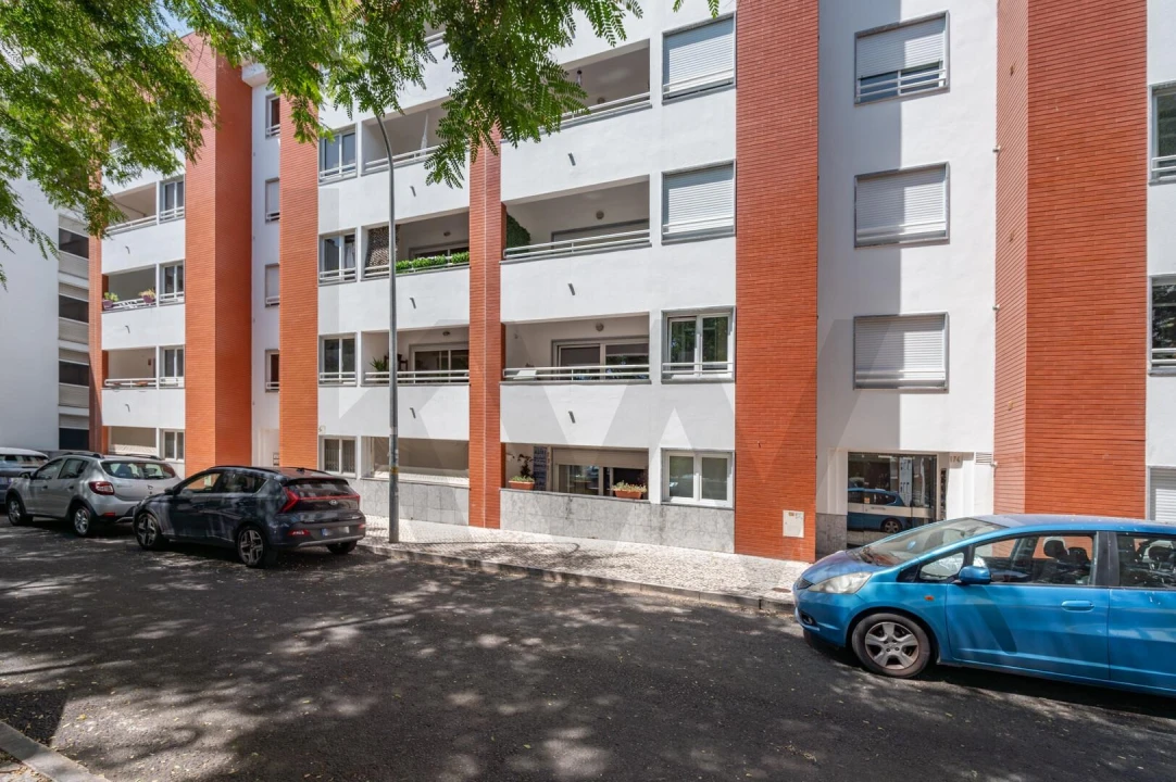 Apartamento T2 para Venda em São Domingos de Rana Foto 31