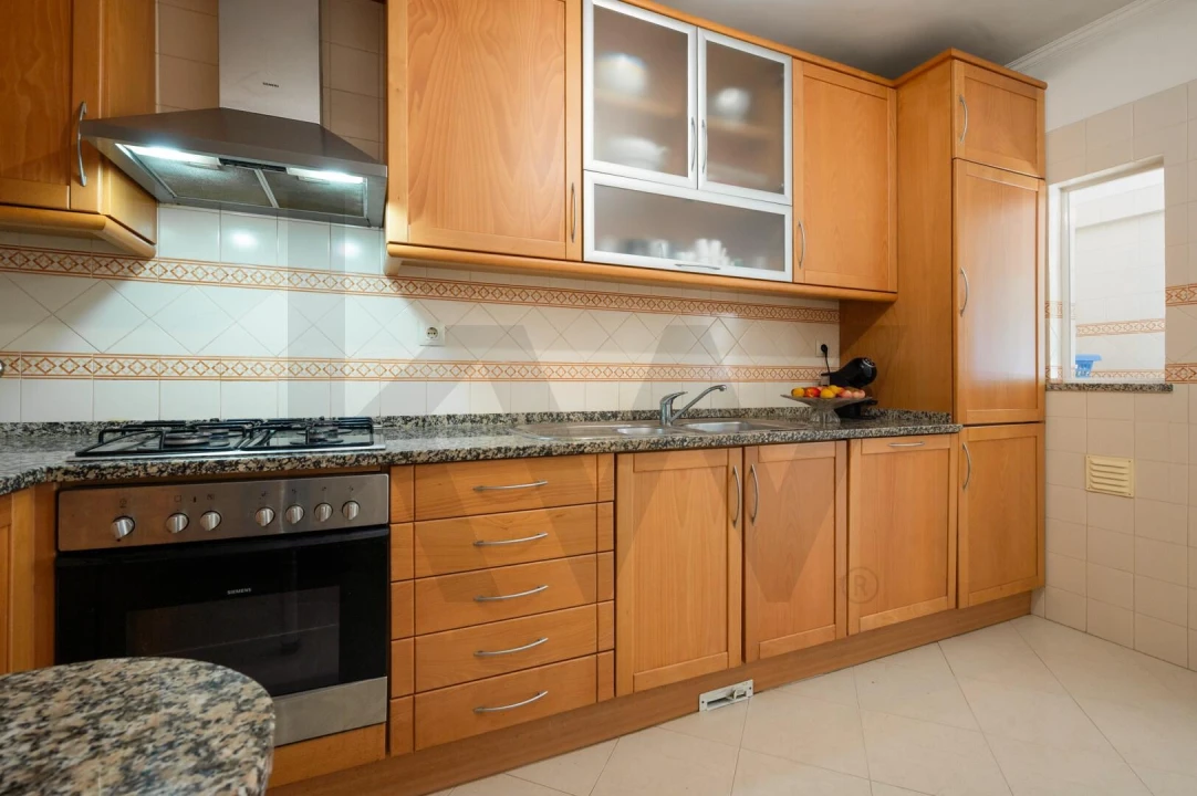 Apartamento T2 para Venda em São Domingos de Rana Foto 11