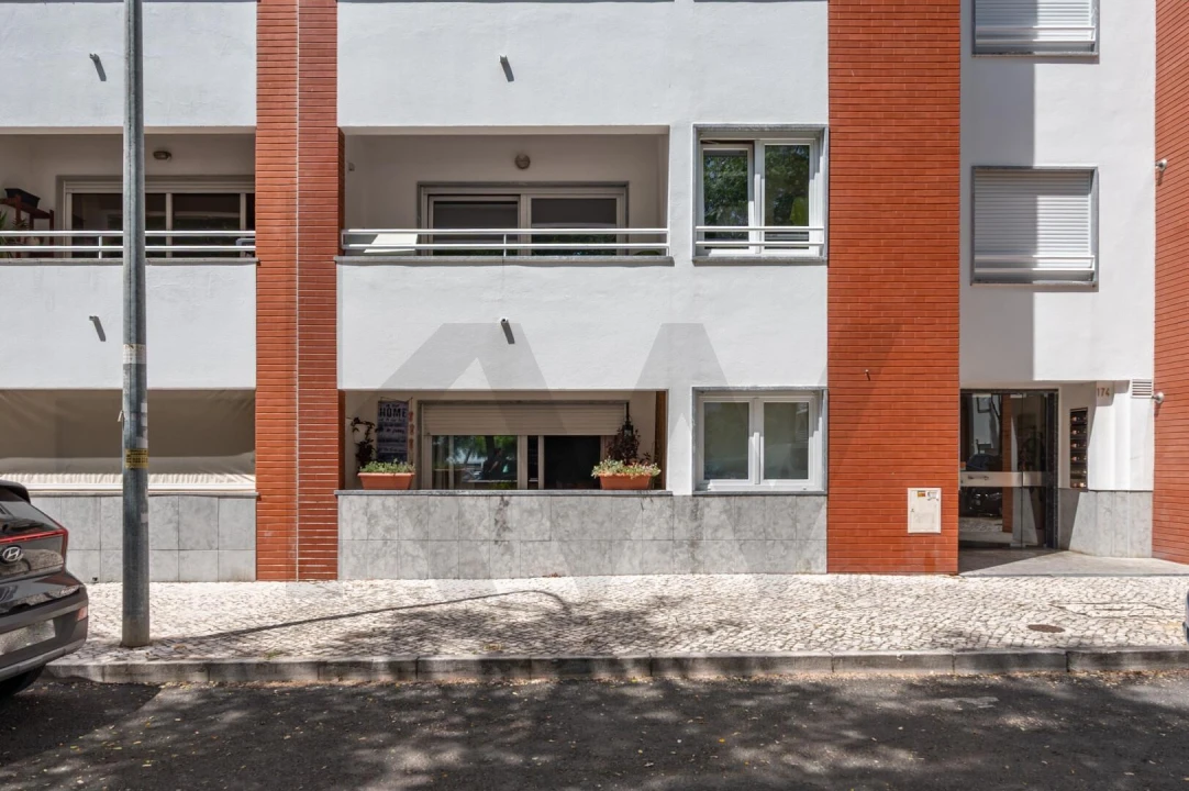 Apartamento T2 para Venda em São Domingos de Rana Foto 30