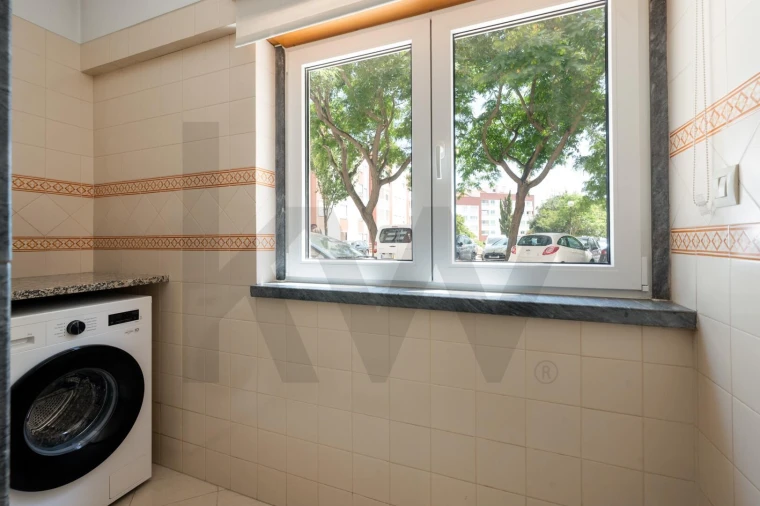 Apartamento T2 para Venda em São Domingos de Rana Foto 13