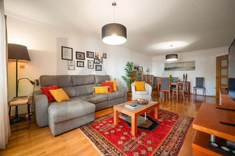 Apartamento T2 para Venda em São Domingos de Rana Foto 6