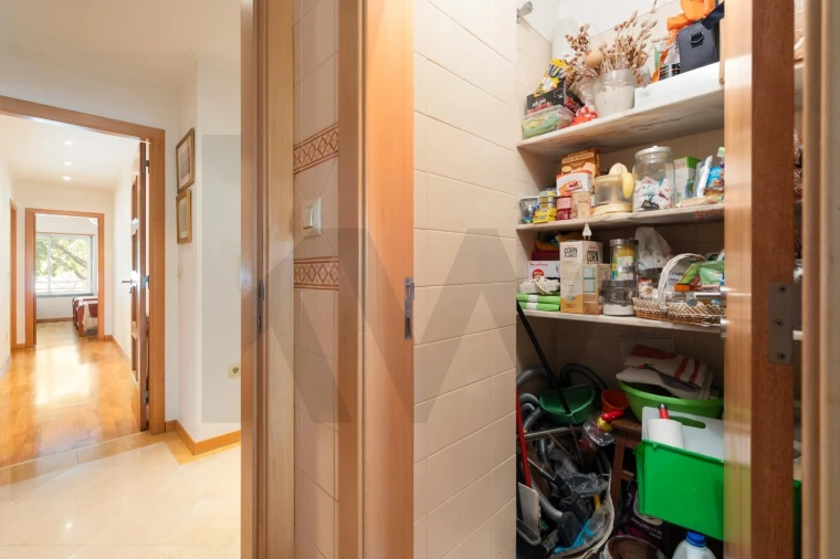 Apartamento T2 para Venda em São Domingos de Rana Foto 15