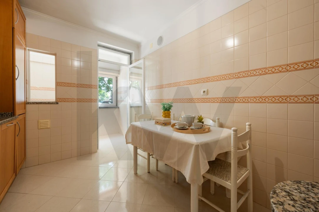 Apartamento T2 para Venda em São Domingos de Rana Foto 12