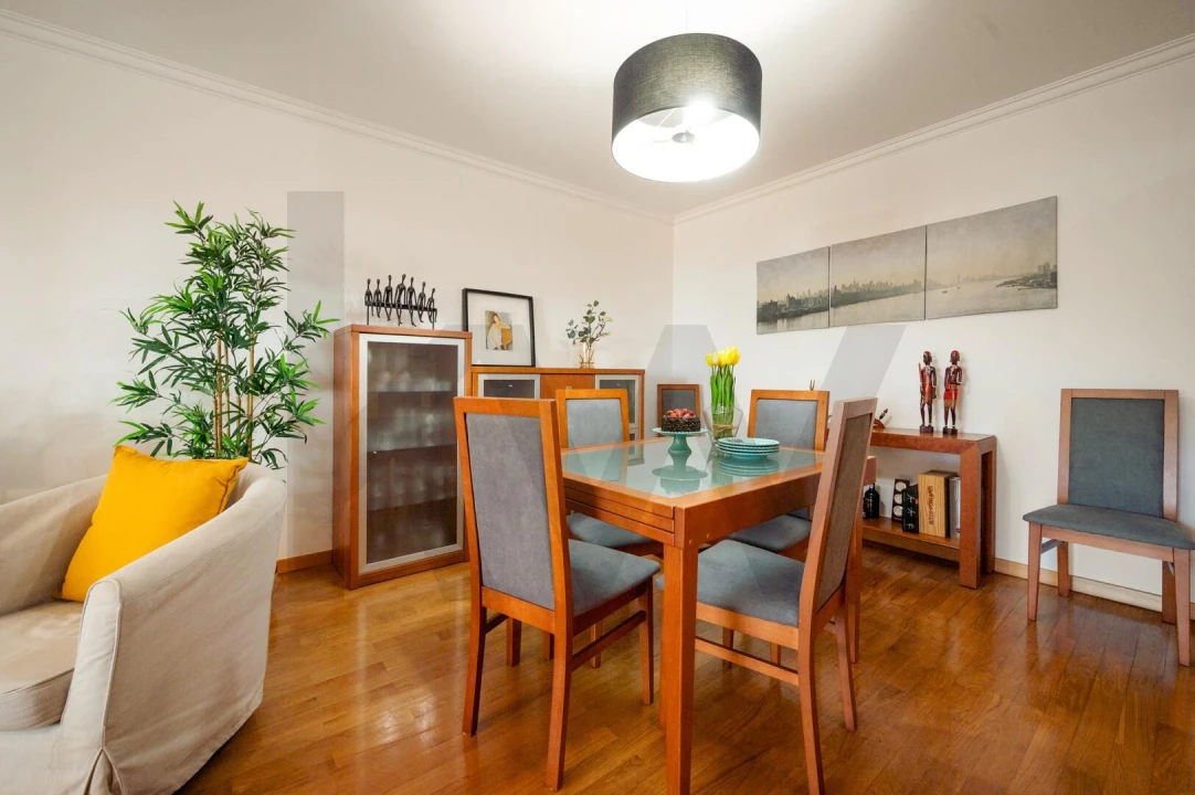 Apartamento T2 para Venda em São Domingos de Rana Foto 8
