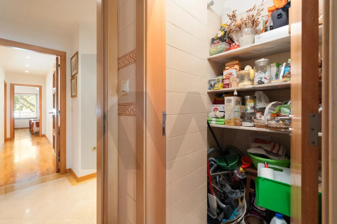 Apartamento T2 para Venda em São Domingos de Rana Foto 15