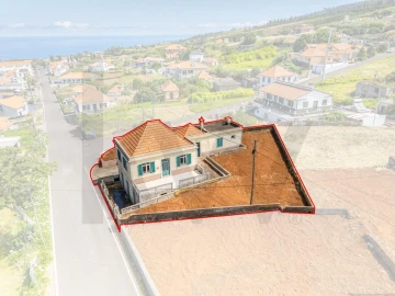 Moradia T4 para Venda em Ponta do Pargo