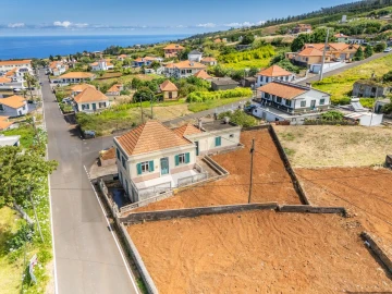Moradia T4 para Venda em Ponta do Pargo