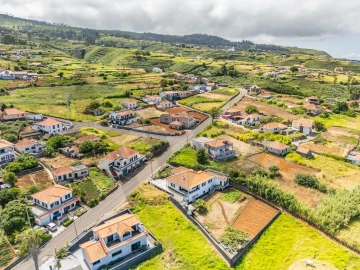 Moradia T4 para Venda em Ponta do Pargo