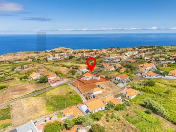 Moradia T4 para Venda em Ponta do Pargo