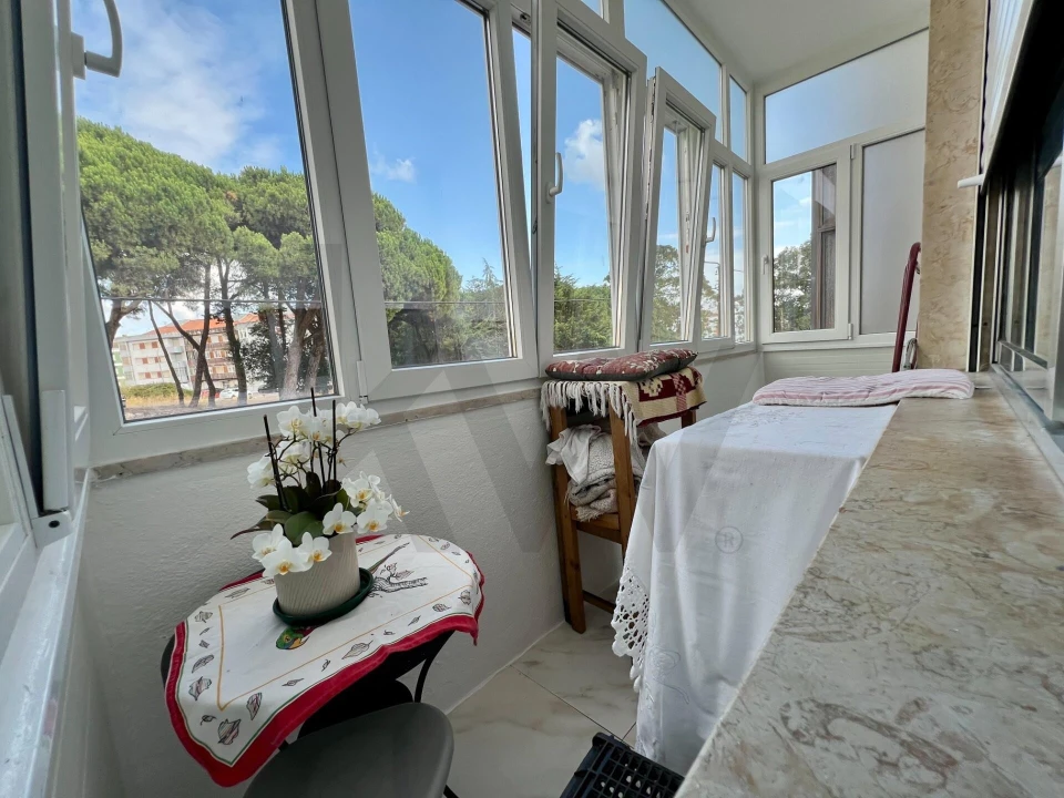 Apartamento T2 para Venda em Agualva e Mira-Sintra Foto 2