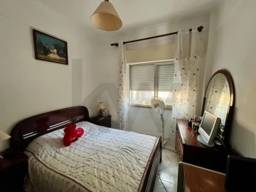 Apartamento T2 para Venda em Agualva e Mira-Sintra