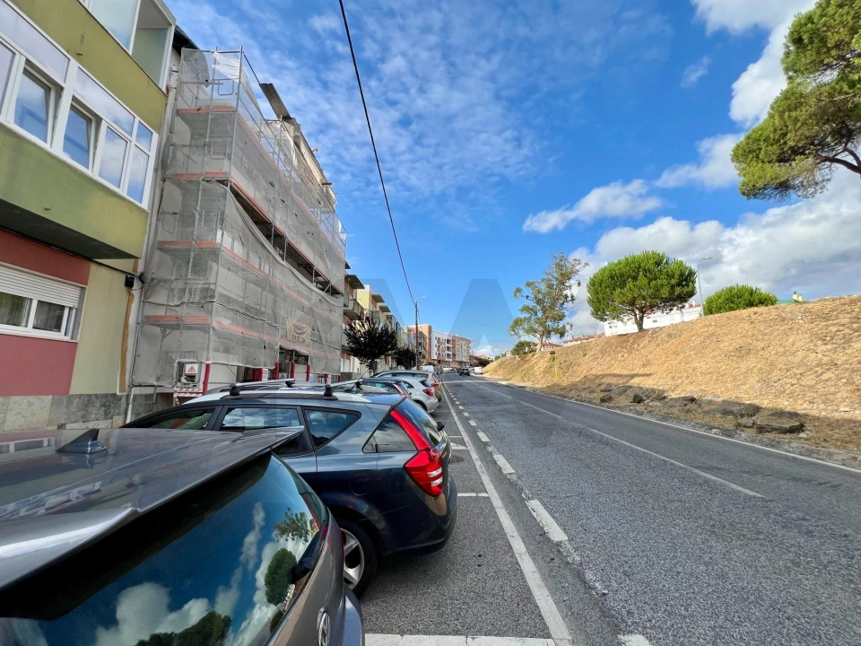 Apartamento T2 para Venda em Agualva e Mira-Sintra Foto 20
