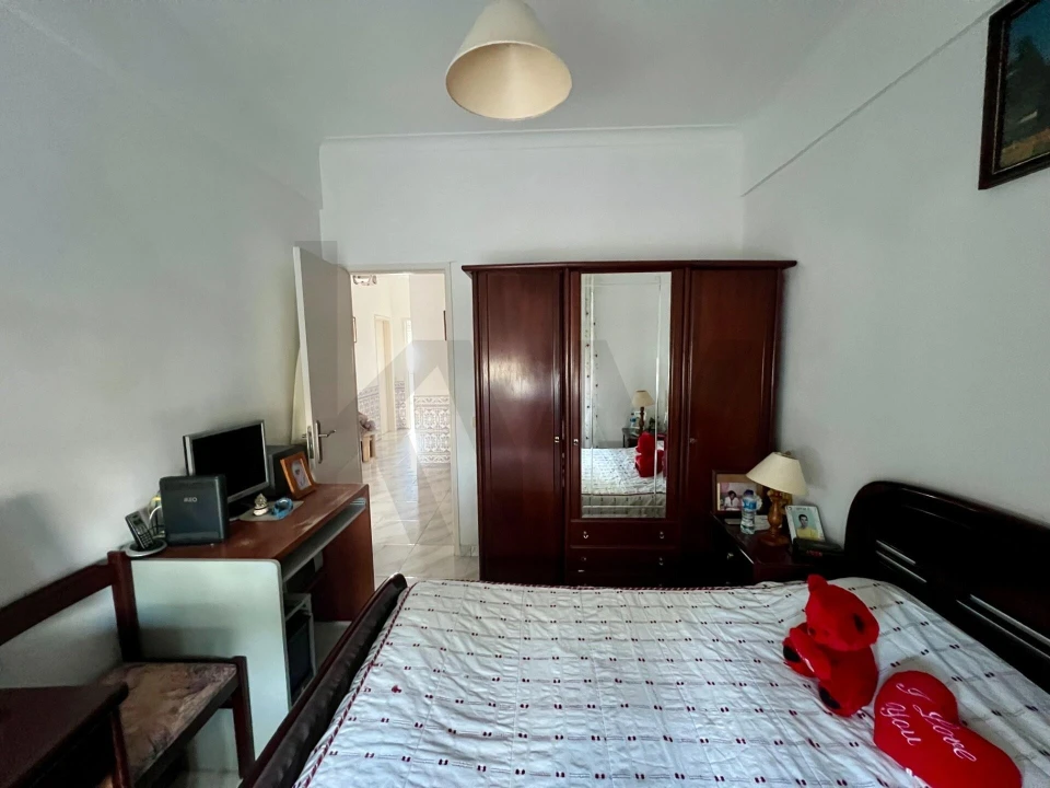 Apartamento T2 para Venda em Agualva e Mira-Sintra Foto 6