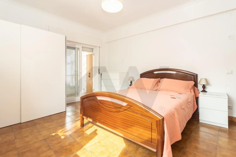 Apartamento T3 para Venda em Amora Foto 4