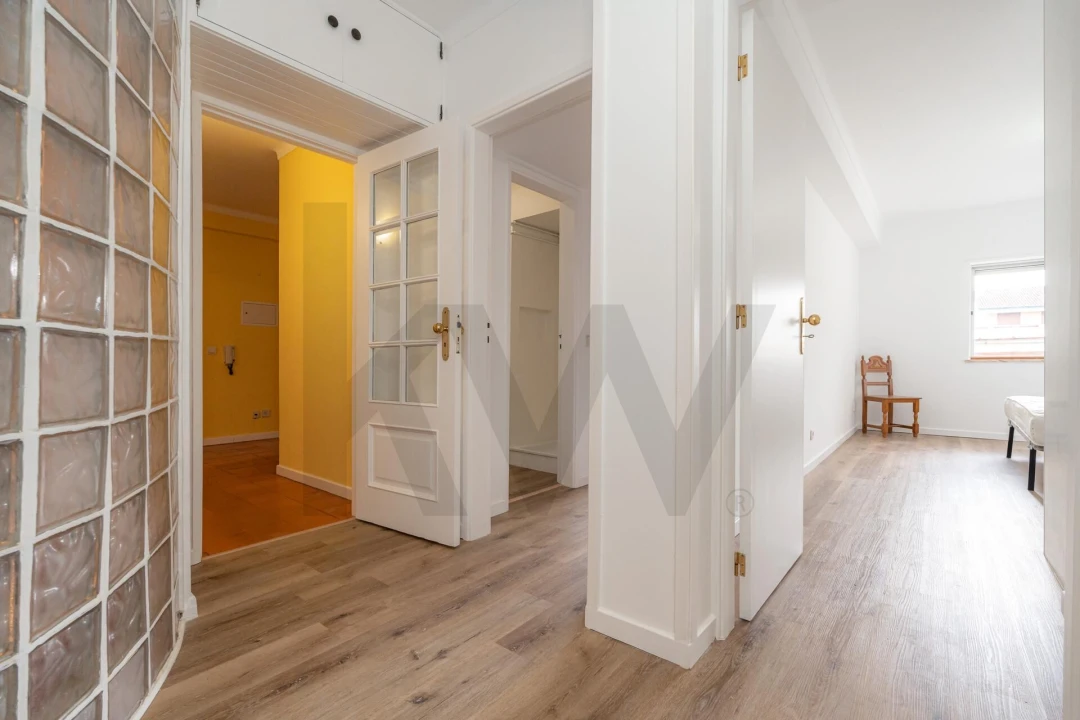 Apartamento T3 para Arrendamento em Santo Antonio dos Olivais Foto 7